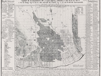 Topographic map, with place names in columns on left and right side and Spanish text below.